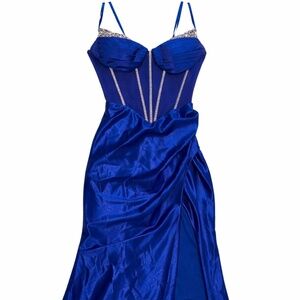 Elegant Blue Prom Dress | Silver Detail & Soft Train